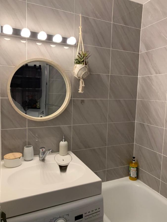 Jade - Appartement Climatise Vue Et Acces Mer Prive لا سين سور مير المظهر الخارجي الصورة